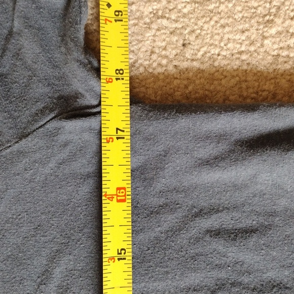 Under Armour:  HUNT boys small shirt - Picture 5 of 5